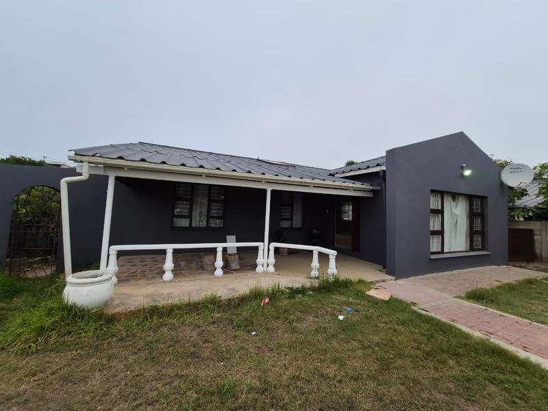 To Let 4 Bedroom Property for Rent in Da Nova Western Cape